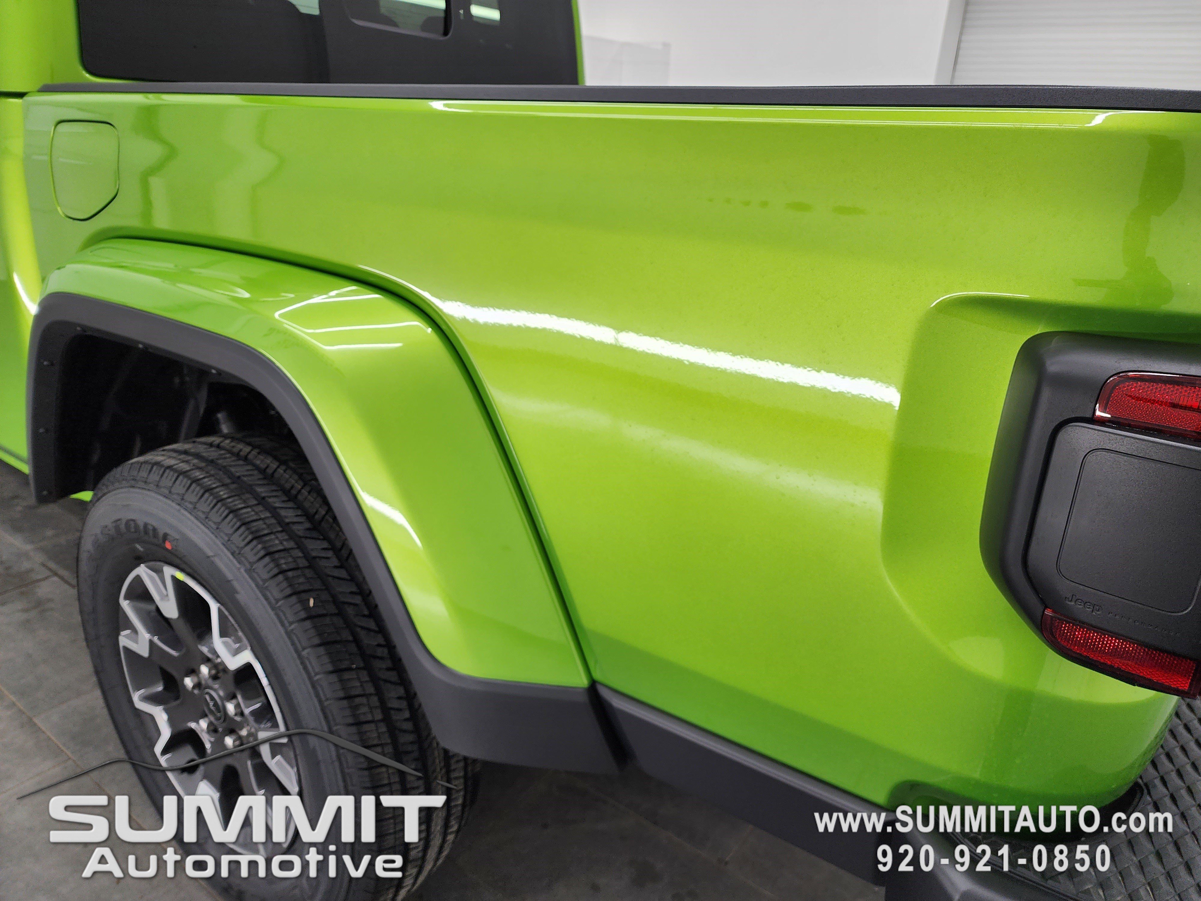 New 2026 Jeep Gladiator Sahara image 27