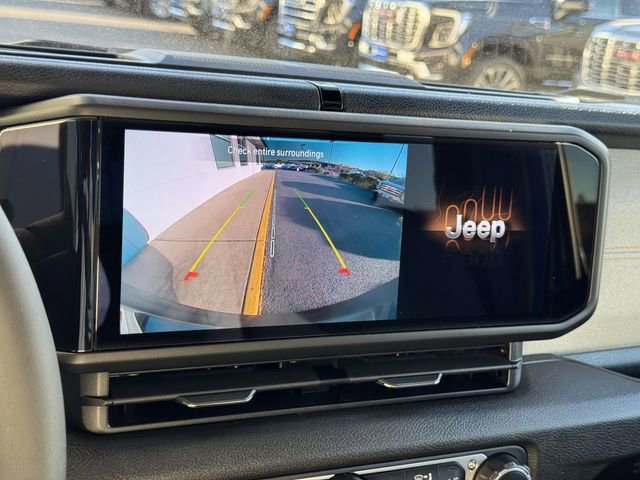 Used 2025 Jeep Wrangler Sport image 15