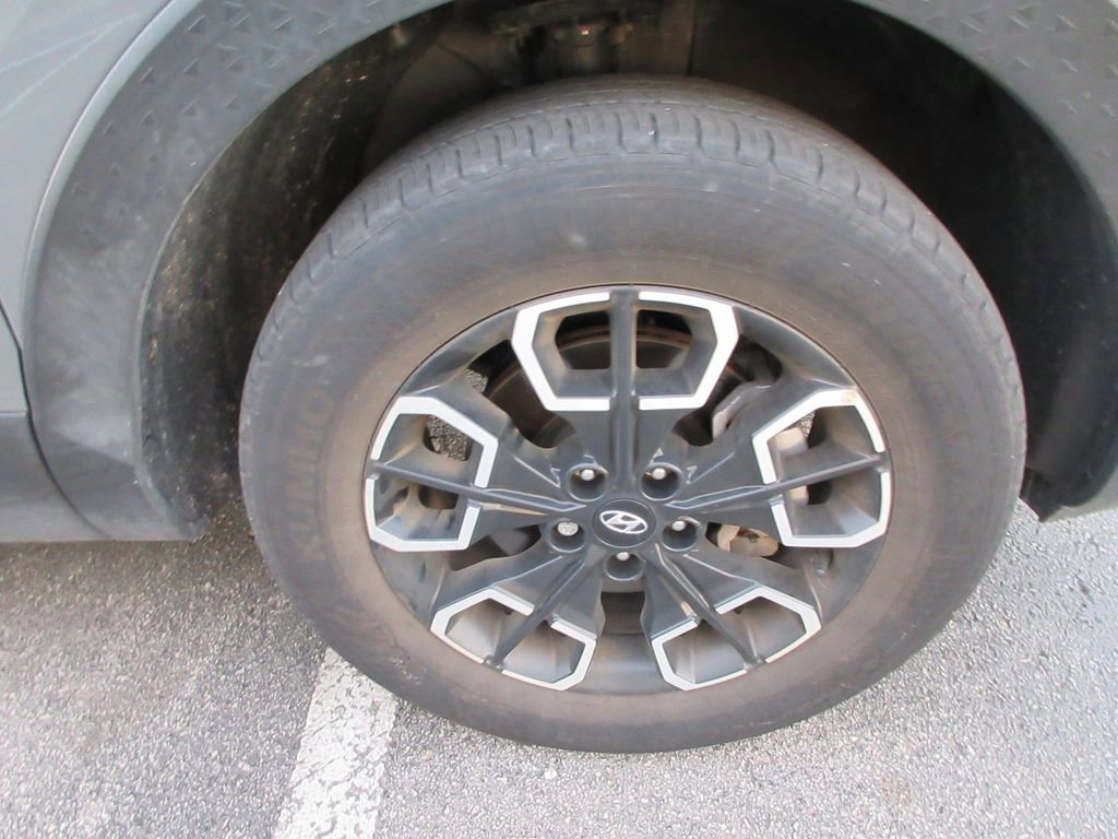 Used 2024 Hyundai Santa Cruz SE image 9