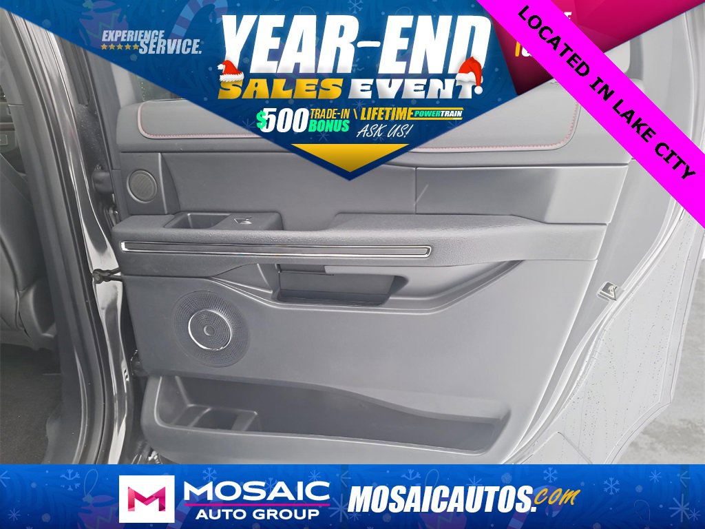 Used 2022 Ford Expedition Max Limited image 30