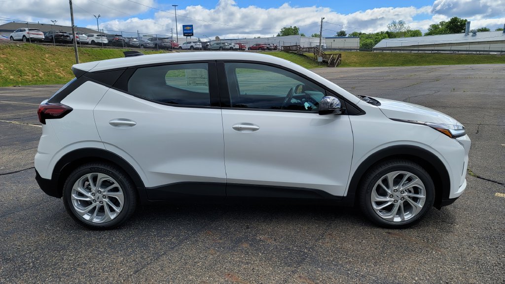 New 2027 Chevrolet Bolt LT w/ LPO, All-Weather Package FWD image 14