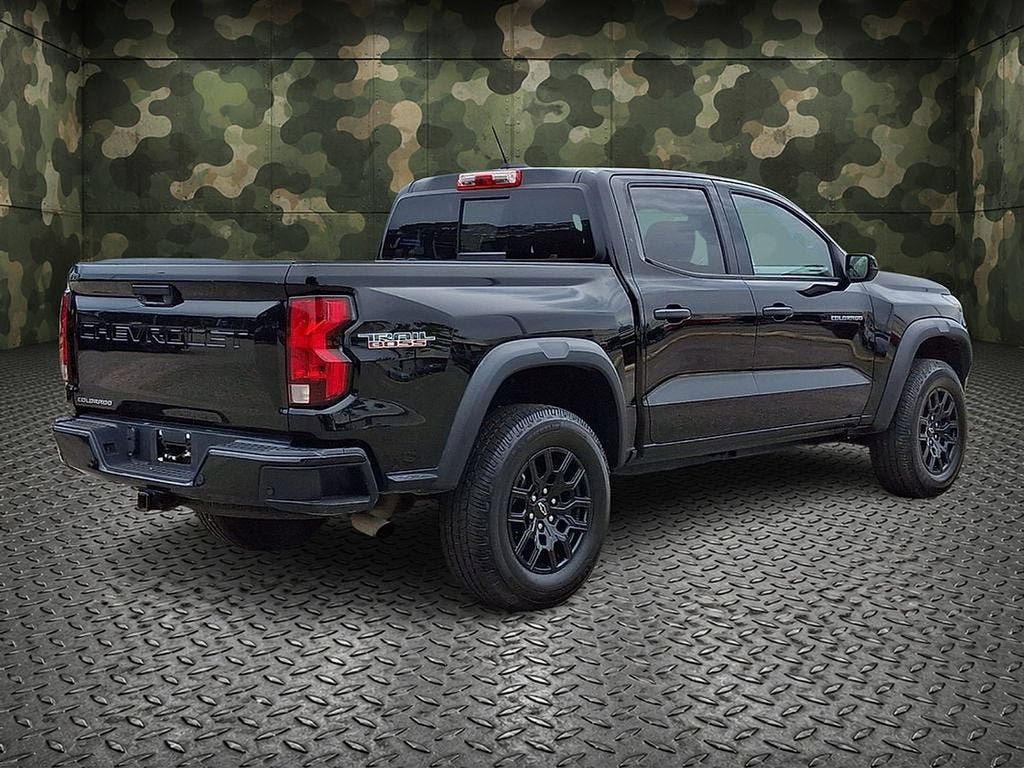 Used 2024 Chevrolet Colorado Trail Boss w/ Safety Package AWD/4WD image 5
