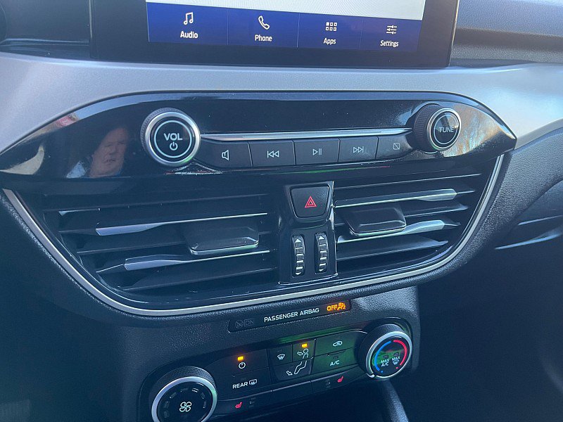 Used 2022 Ford Escape SE image 24