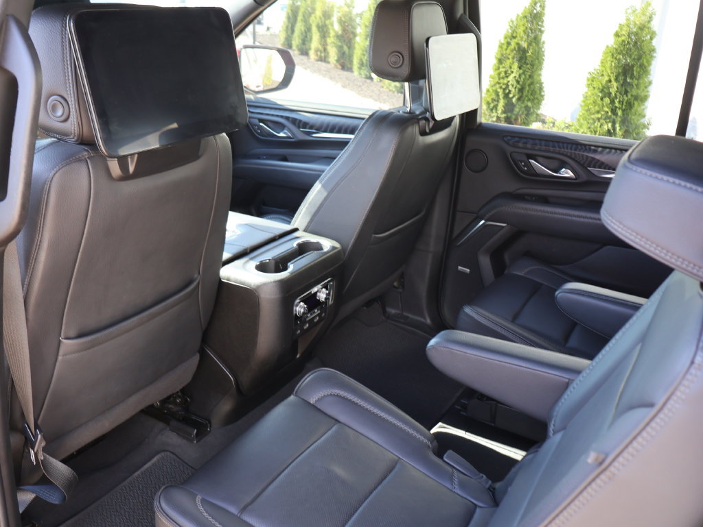 Certified 2023 GMC Yukon Denali w/ Denali Reserve Package AWD/4WD image 12