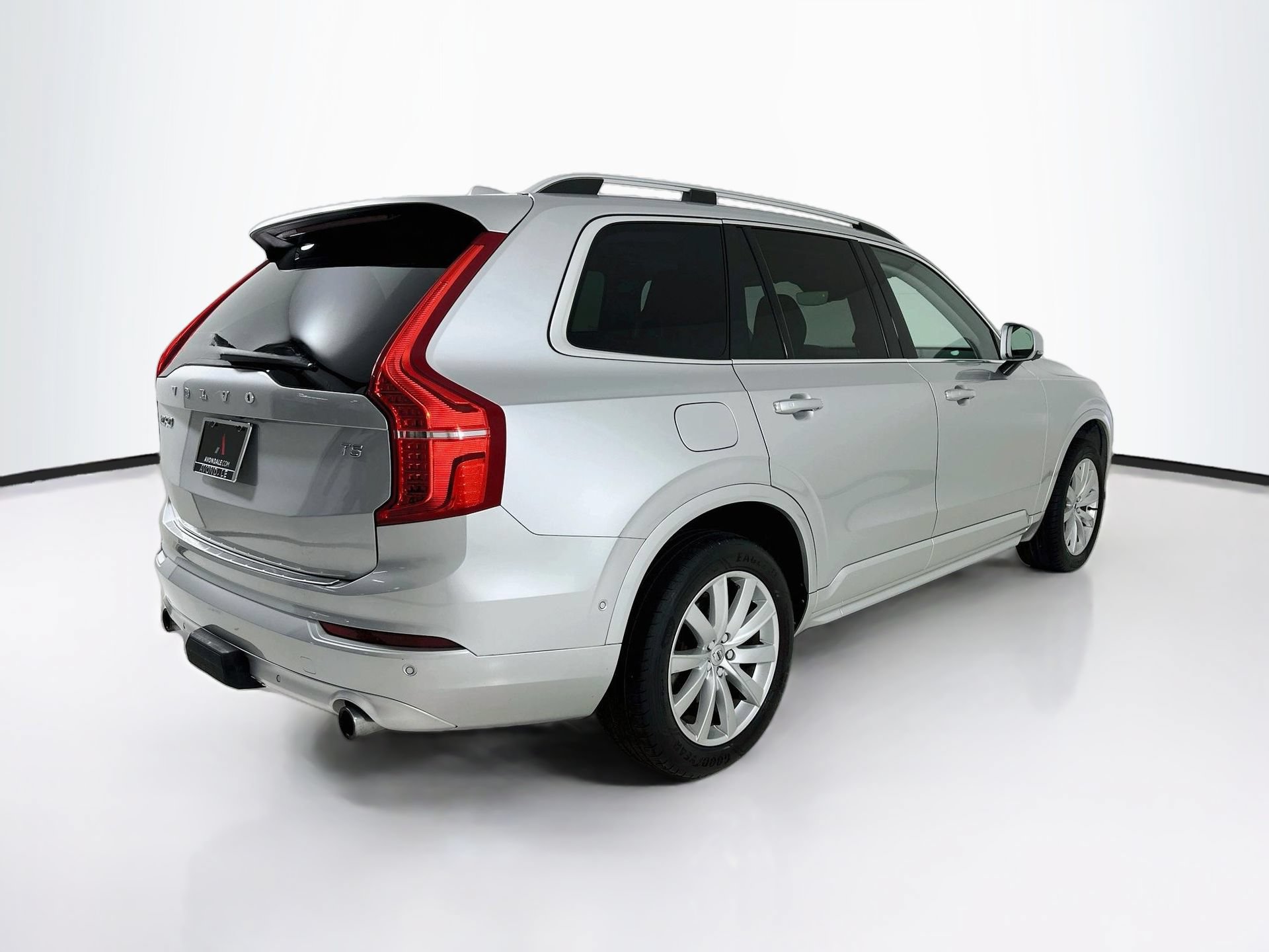 Used 2018 Volvo XC90 T5 Momentum w/ Convenience Package FWD image 8
