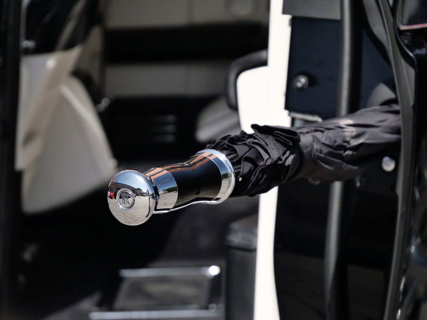 Certified 2022 Rolls-Royce Phantom Extended Wheelbase w/ The Phantom Package RWD image 6