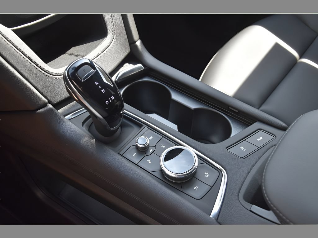 New 2025 Cadillac XT6 Luxury FWD image 34