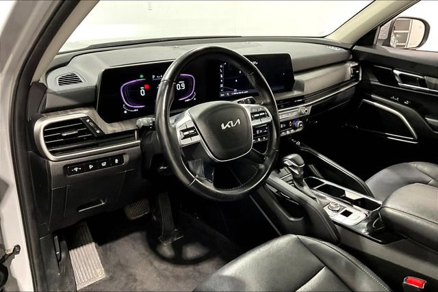 Used 2023 Kia Telluride EX image 17