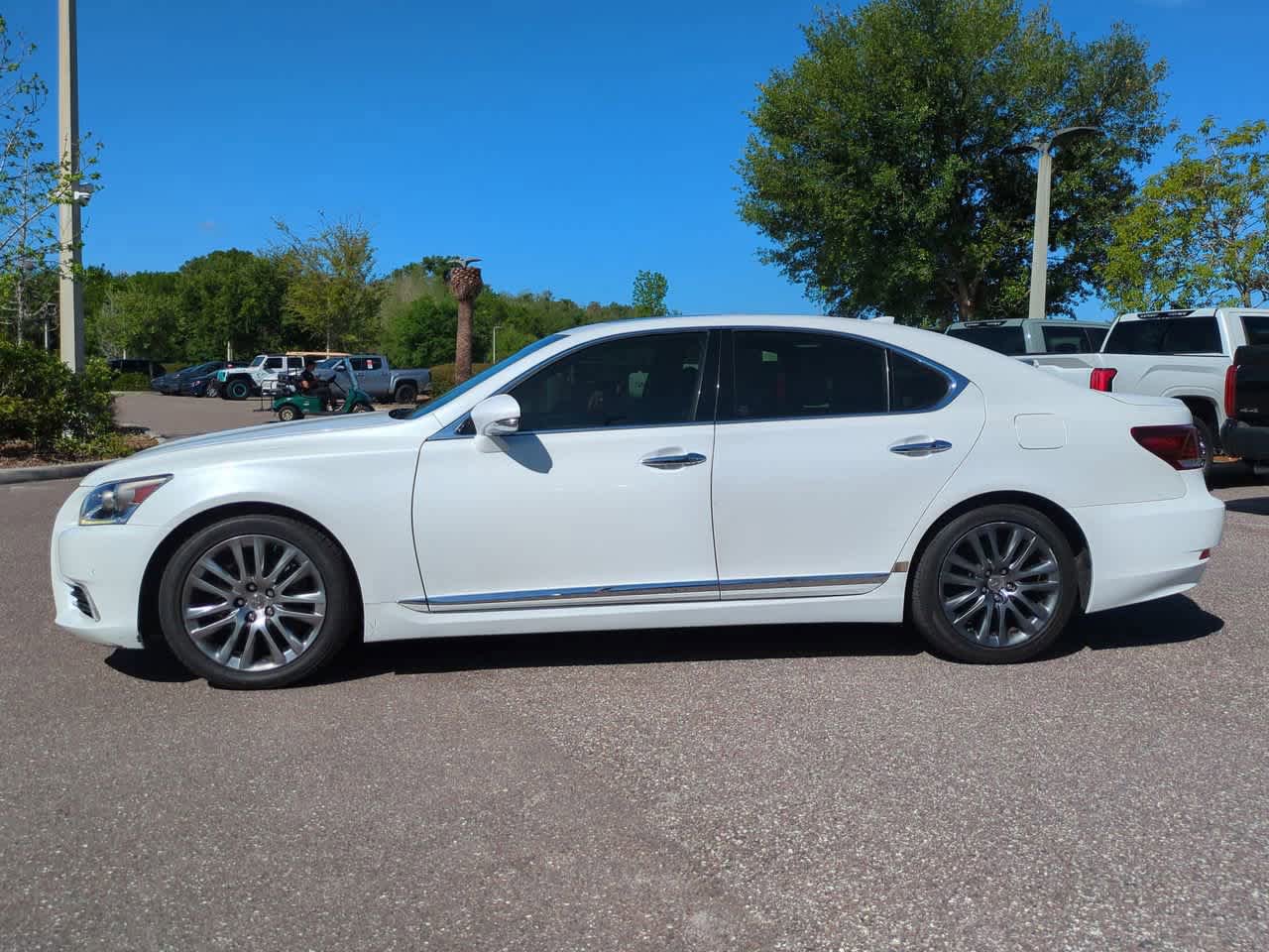 Used 2014 Lexus LS 460 w/ Comfort Package RWD image 3