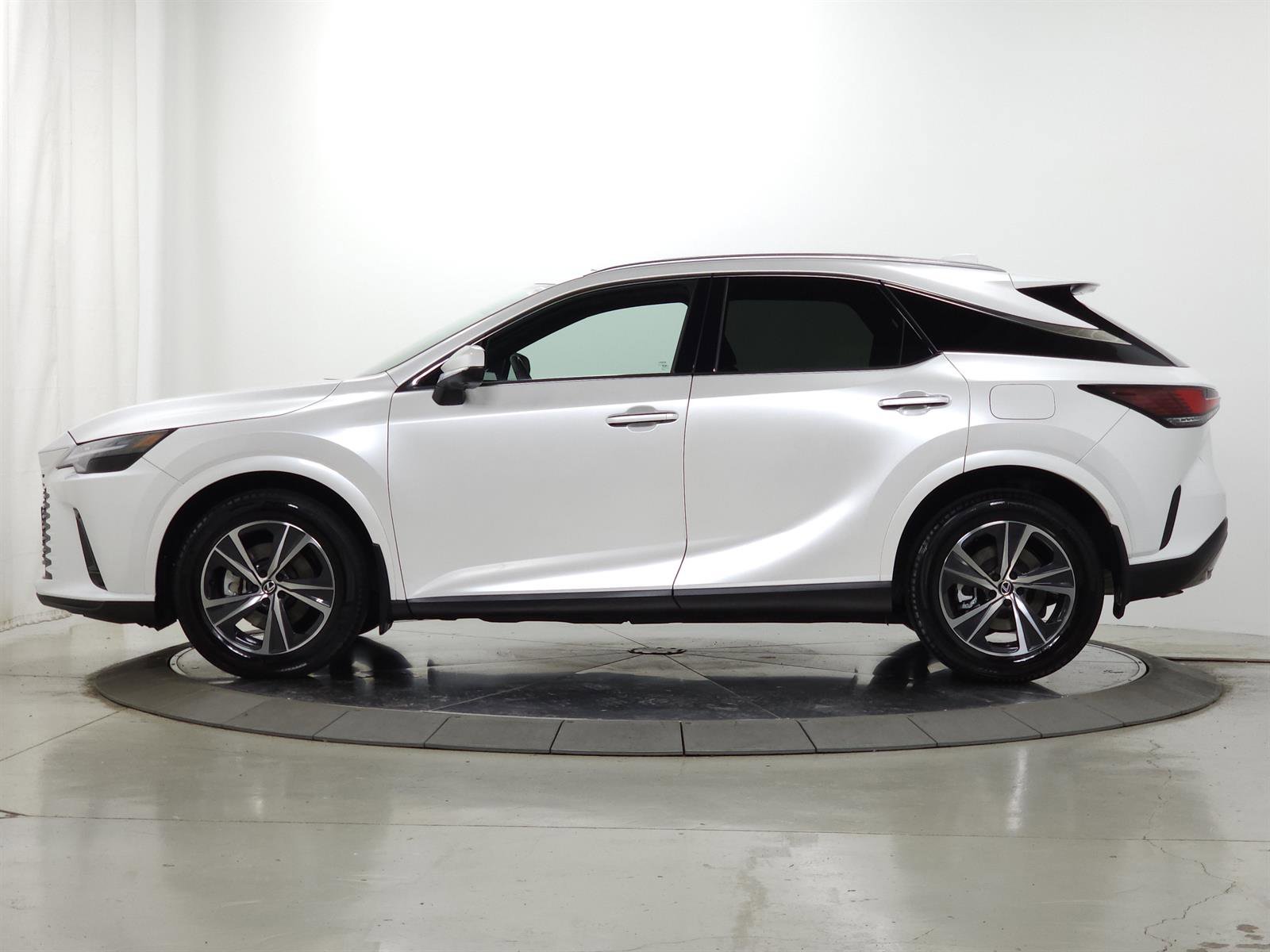 Certified 2024 Lexus RX 350 Premium w/ Convenience Package AWD/4WD image 5