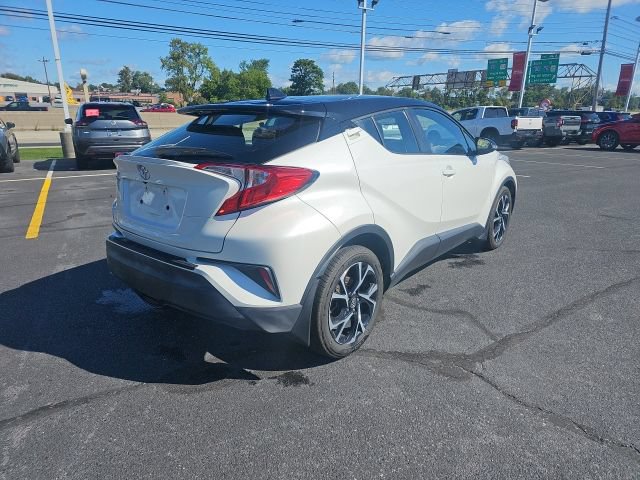 Used 2019 Toyota C-HR XLE FWD image 7