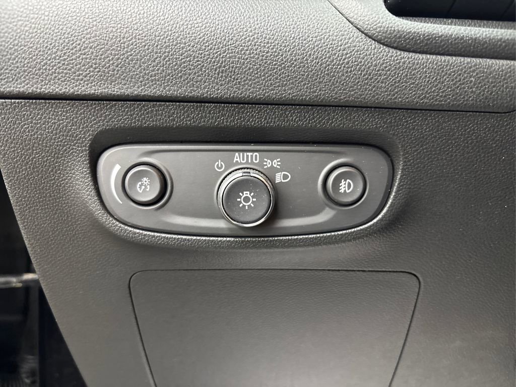 Used 2023 Buick Encore GX Essence w/ Advanced Technology Package image 25