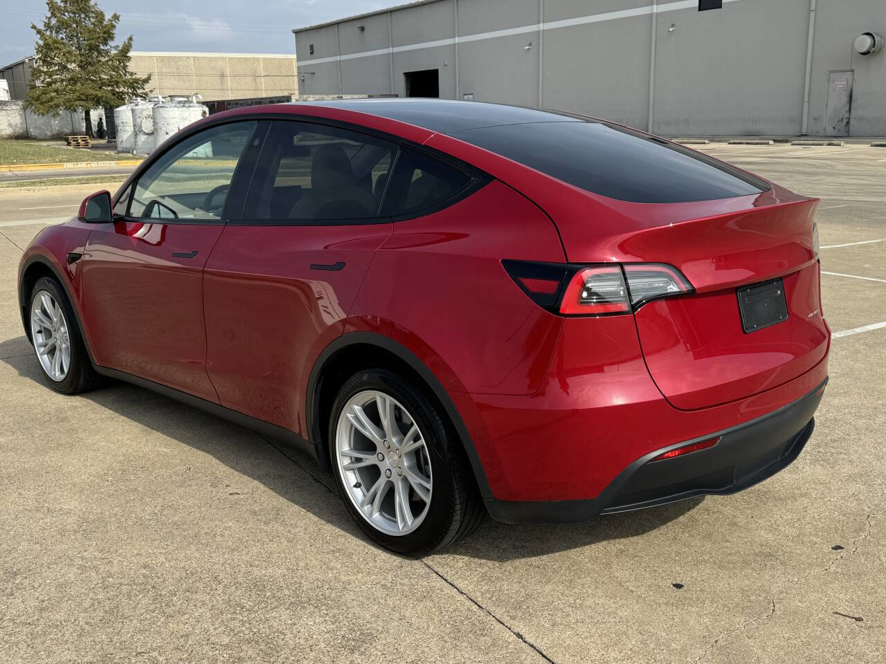 Used 2021 Tesla Model Y Long Range image 9