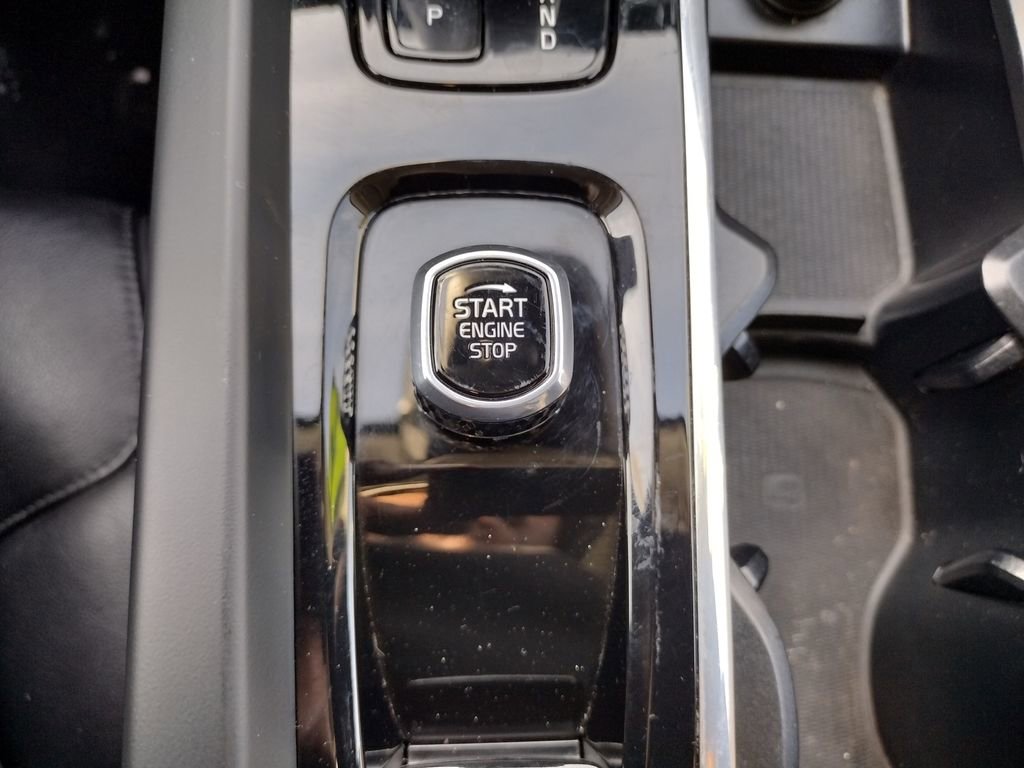 Used 2023 Volvo XC60 B5 Core image 24