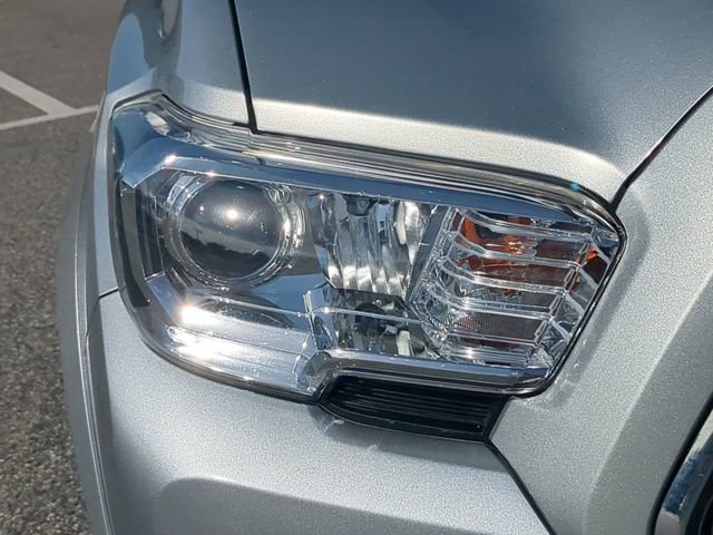 Certified 2023 Toyota Tacoma SR5 AWD/4WD image 10