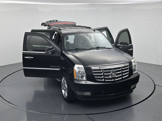 Used 2011 Cadillac Escalade Luxury AWD/4WD image 54