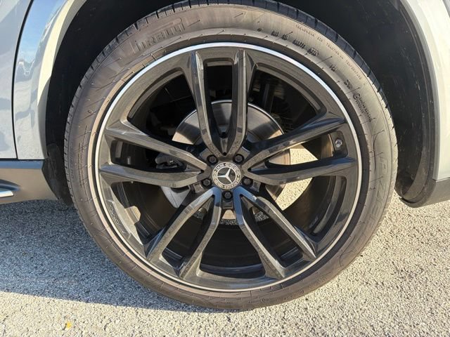 Used 2024 Mercedes-Benz GLS 580 4MATIC image 7