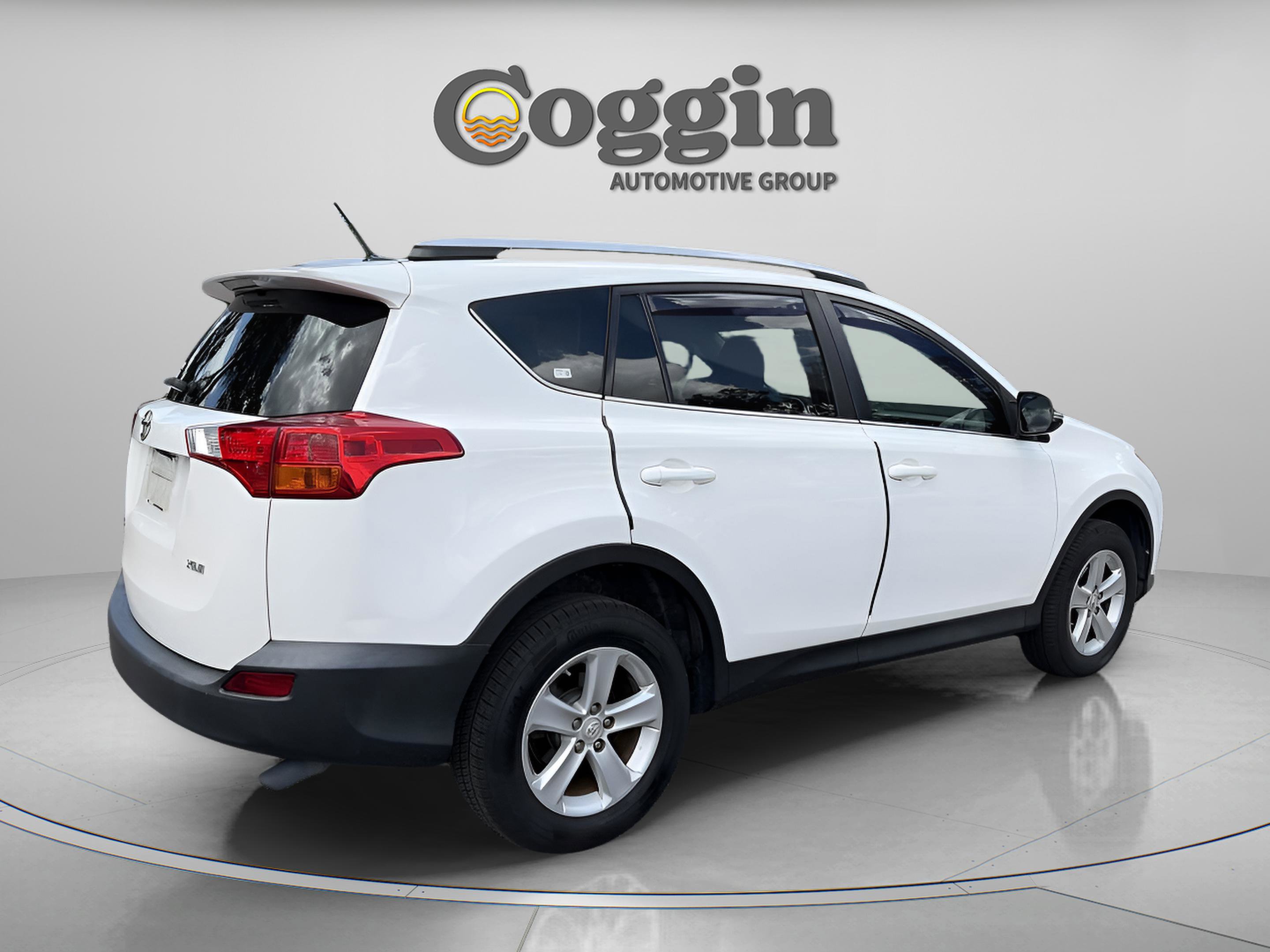 Used 2014 Toyota RAV4 XLE FWD image 5
