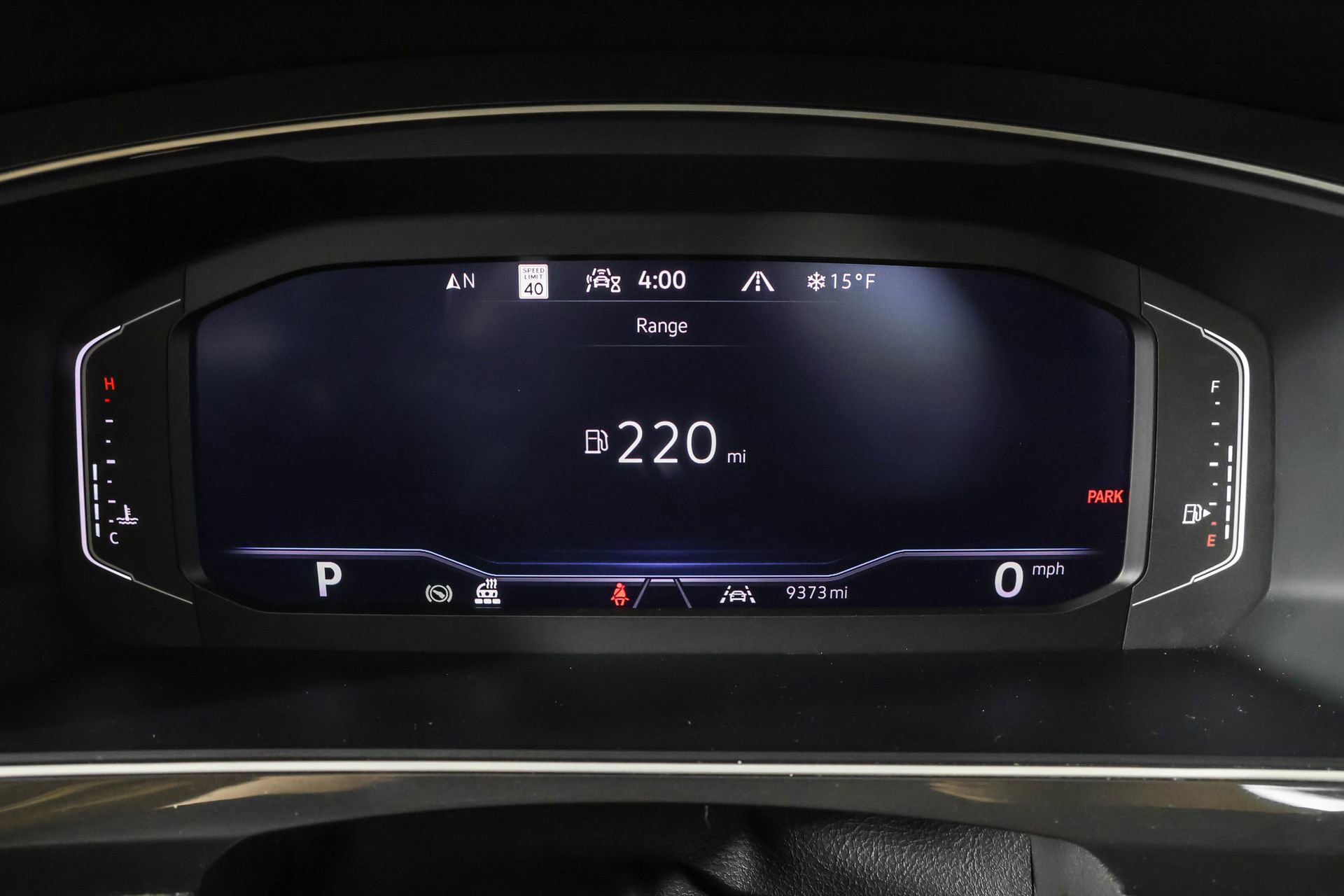 Used 2024 Volkswagen Tiguan SEL R-Line image 31