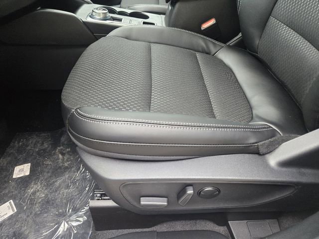 New 2025 Ford Escape SE image 18