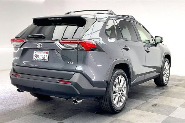 Used 2019 Toyota RAV4 XLE Premium w/ Cold Weather Package FWD image 13