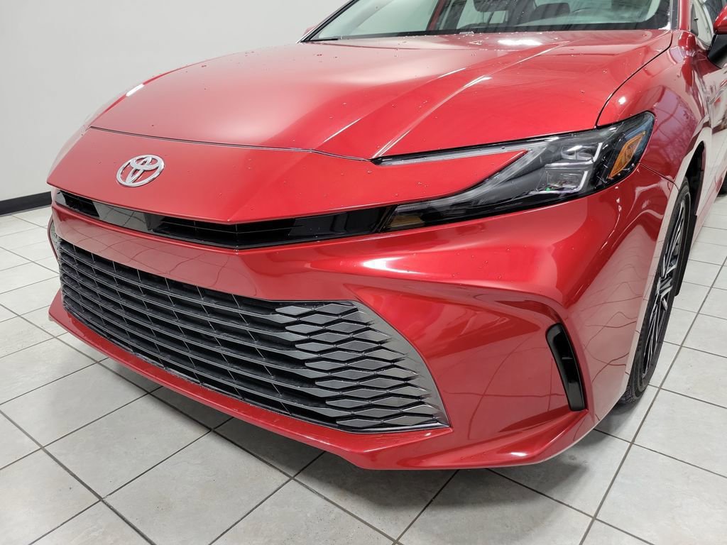 Used 2025 Toyota Camry XLE image 24