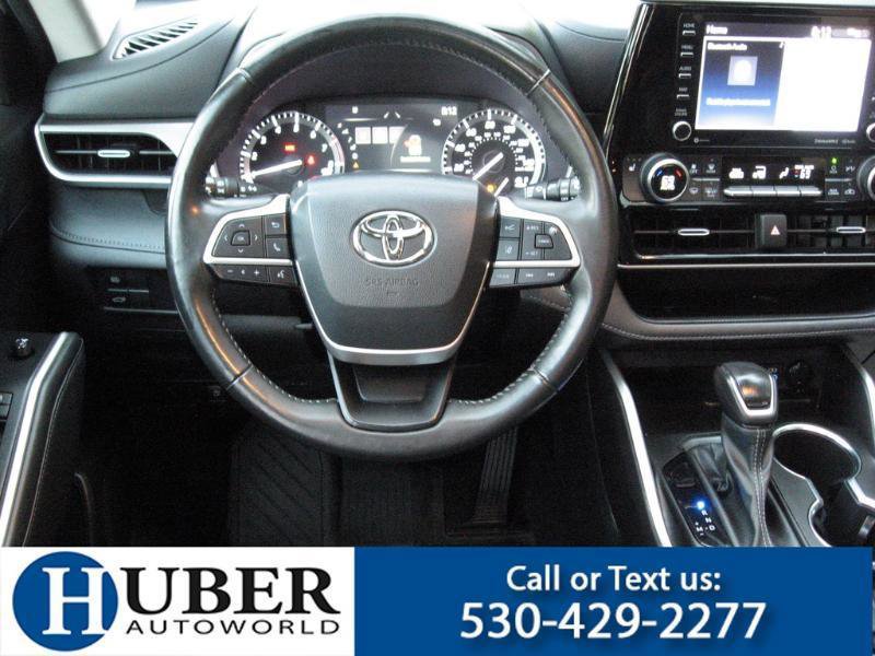Used 2022 Toyota Highlander XLE image 5