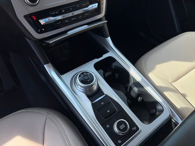 Used 2023 Ford Explorer XLT w/ Equipment Group 202A image 40