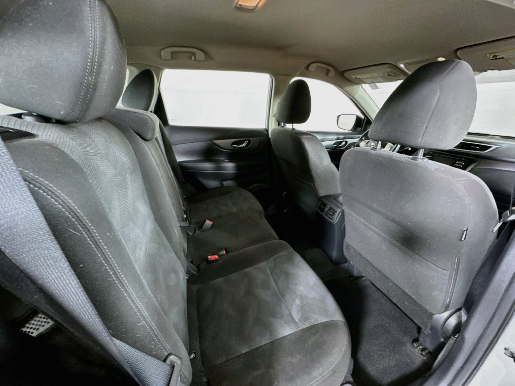 Used 2016 Nissan Rogue S AWD/4WD image 21