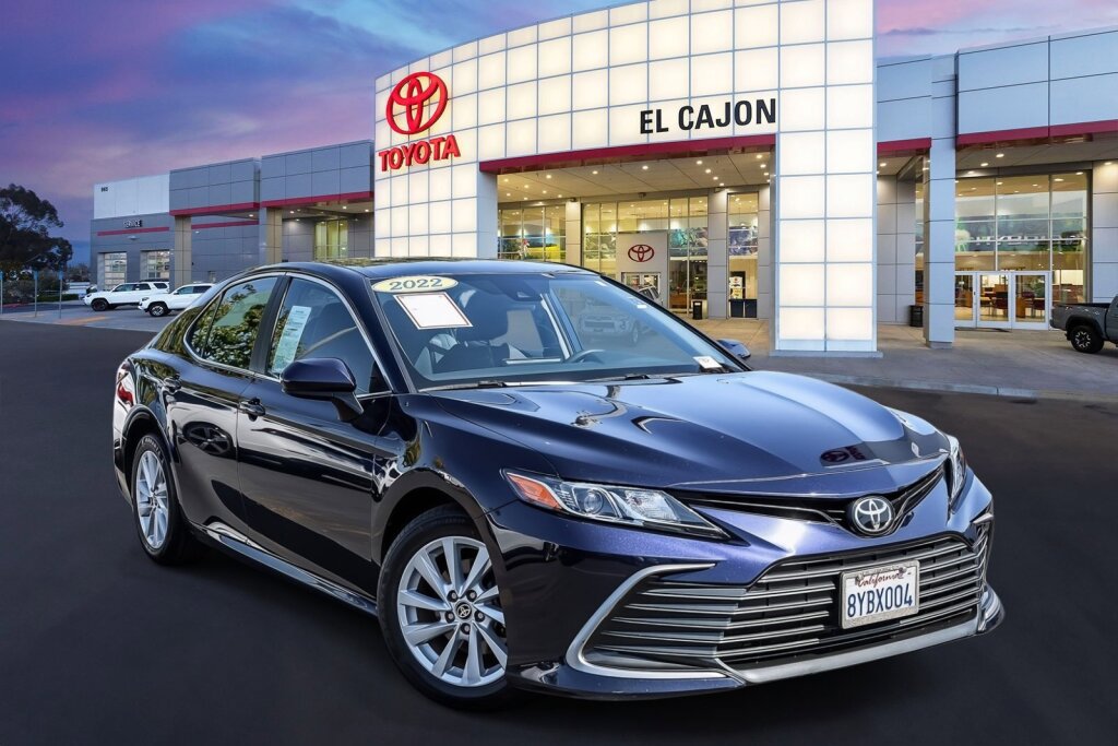 Certified 2022 Toyota Camry LE FWD image 1