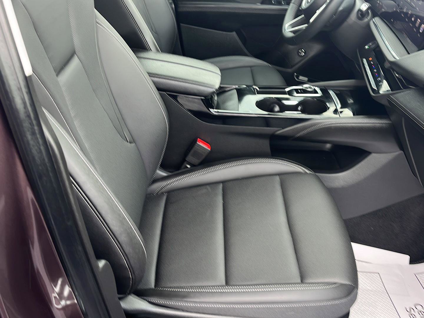 Used 2024 Buick Envision Preferred AWD/4WD image 30