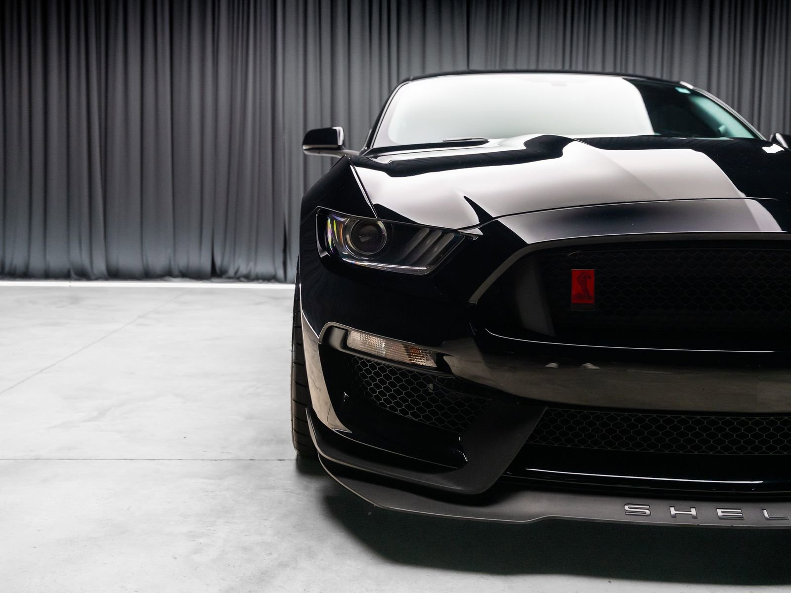 Used 2016 Ford Mustang Shelby GT350R w/ GT350R Equipment Group 920A RWD image 19
