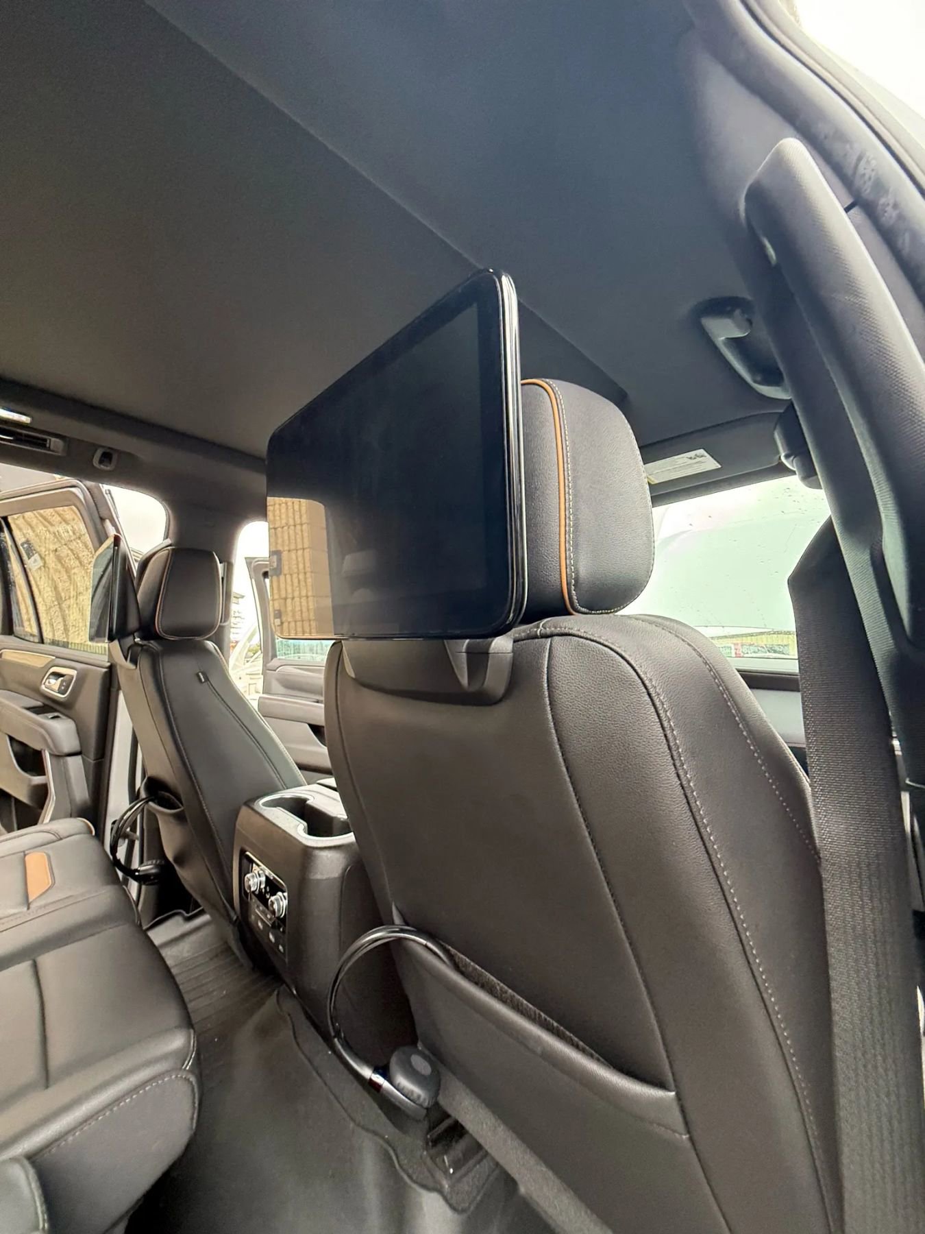 Used 2021 GMC Yukon AT4 w/ AT4 Premium Package image 51