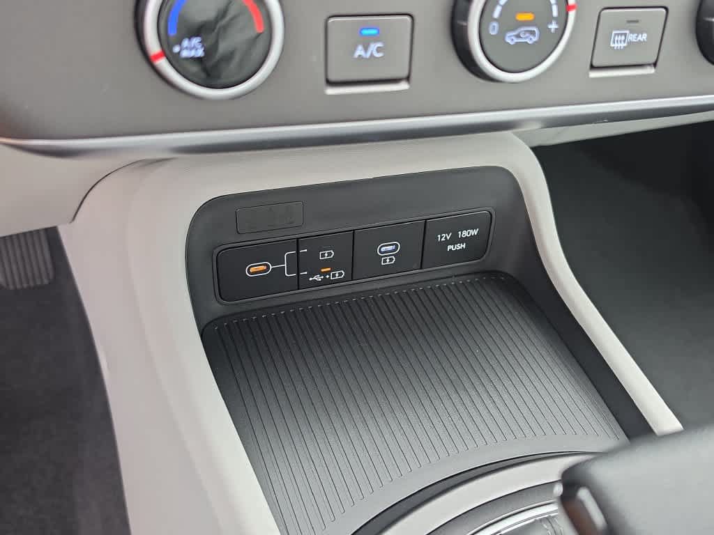New 2027 Hyundai Kona SE FWD image 32
