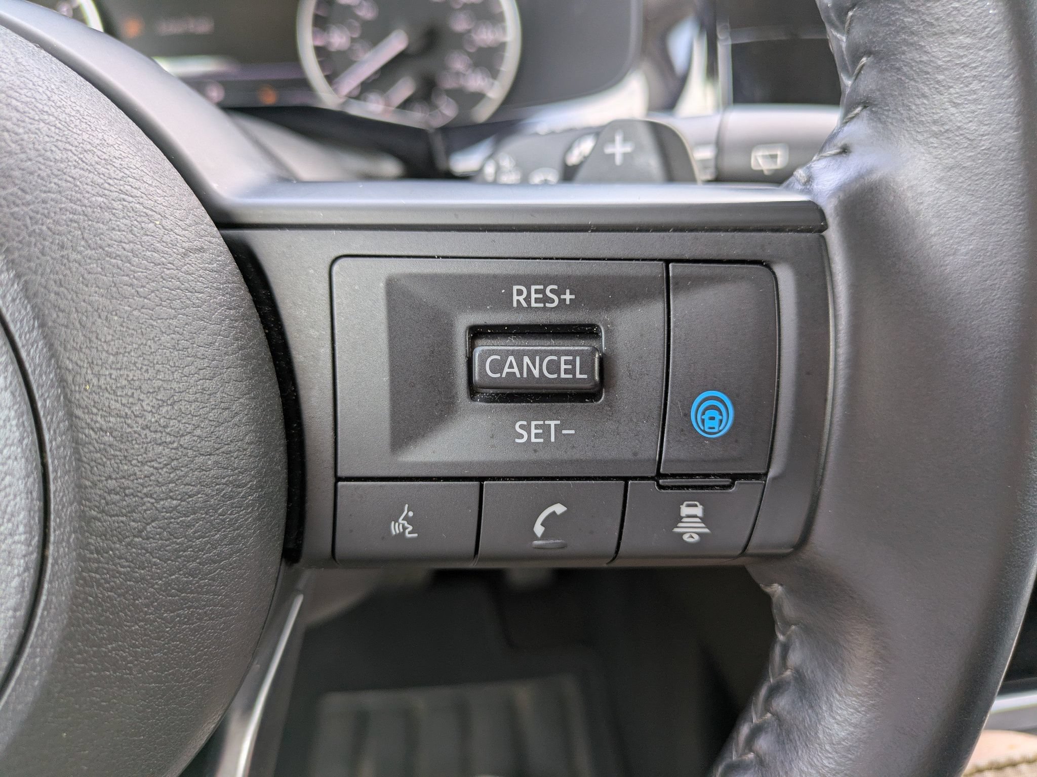 Certified 2024 Nissan Pathfinder SV FWD image 26