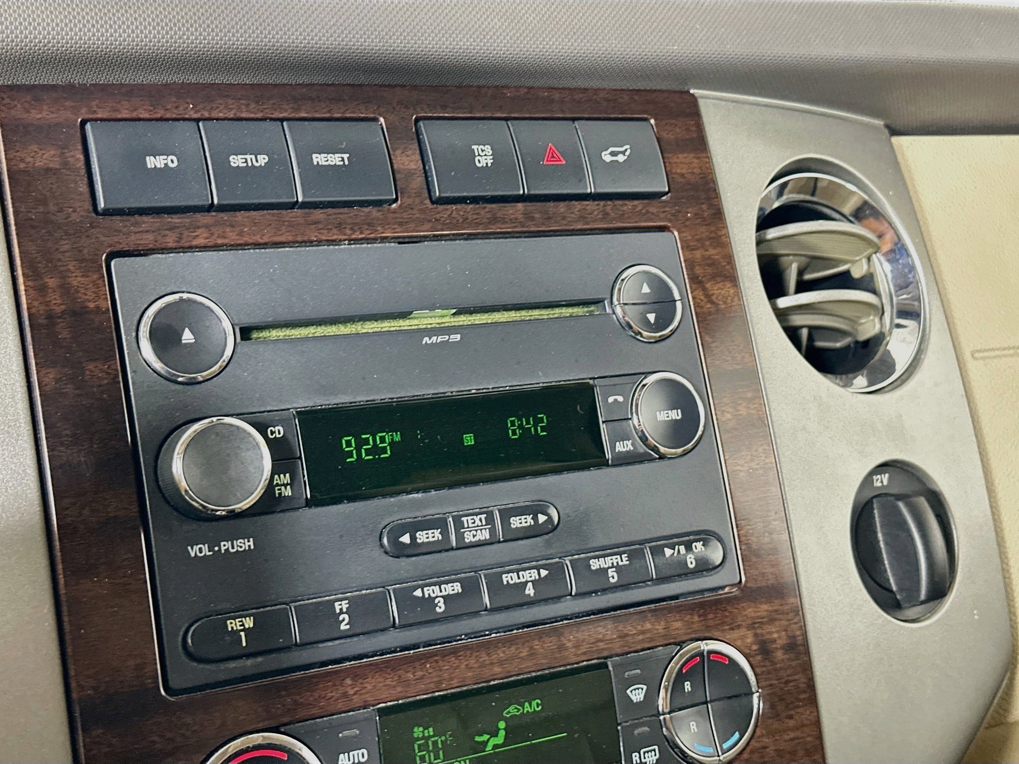 Used 2013 Ford Expedition XLT RWD image 19