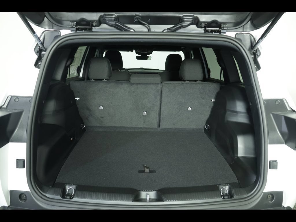 New 2026 Jeep Cherokee Laredo AWD/4WD image 11
