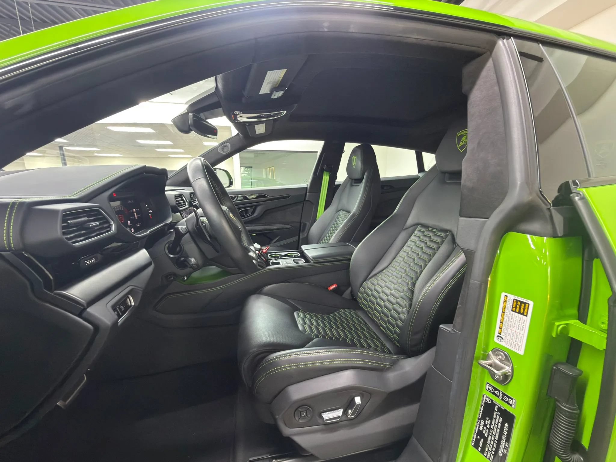 Used 2023 Lamborghini Urus S AWD/4WD image 21