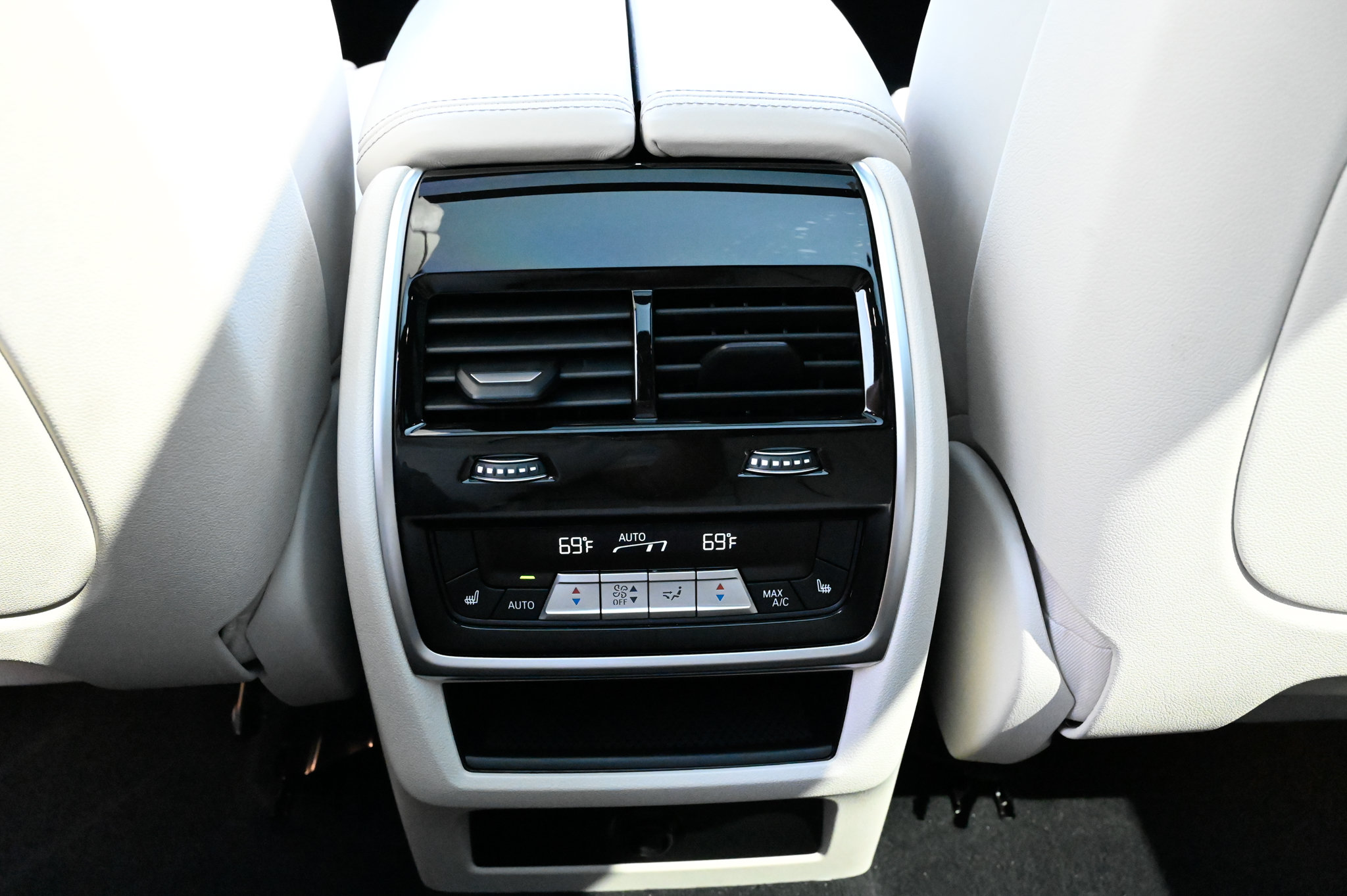 Used 2022 BMW X5 M50i w/ Executive Package AWD/4WD image 44