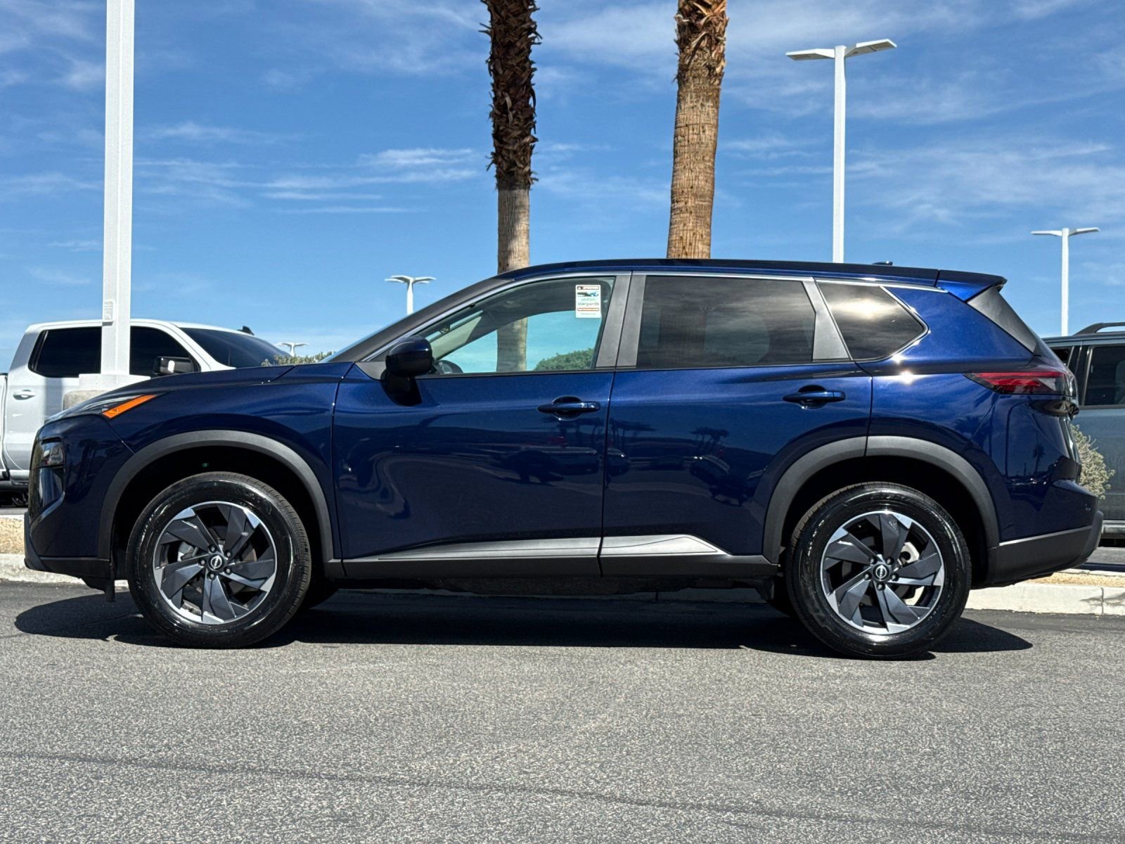 Used 2025 Nissan Rogue SV image 6