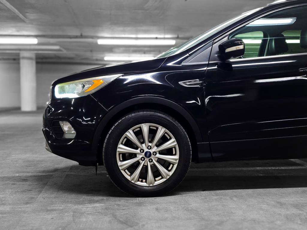 Used 2017 Ford Escape Titanium image 15