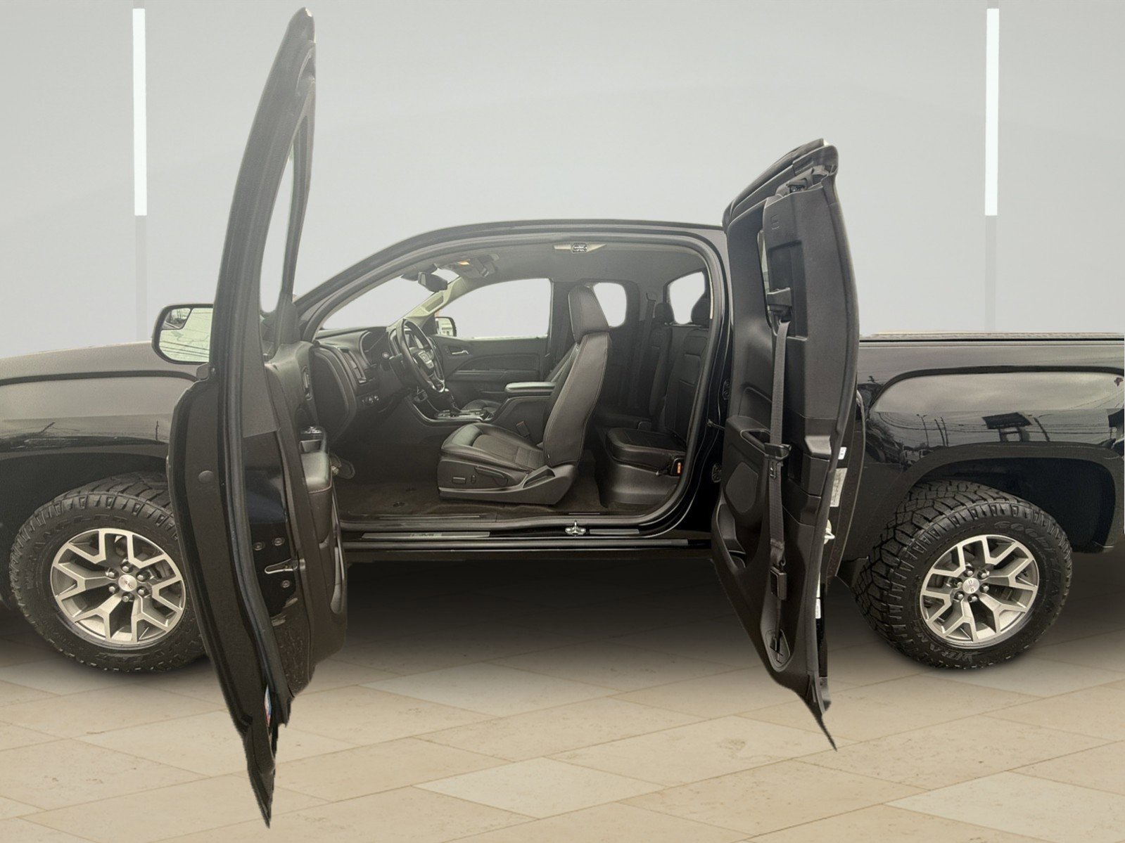 Used 2017 GMC Canyon SLE w/ All Terrain X Package image 26