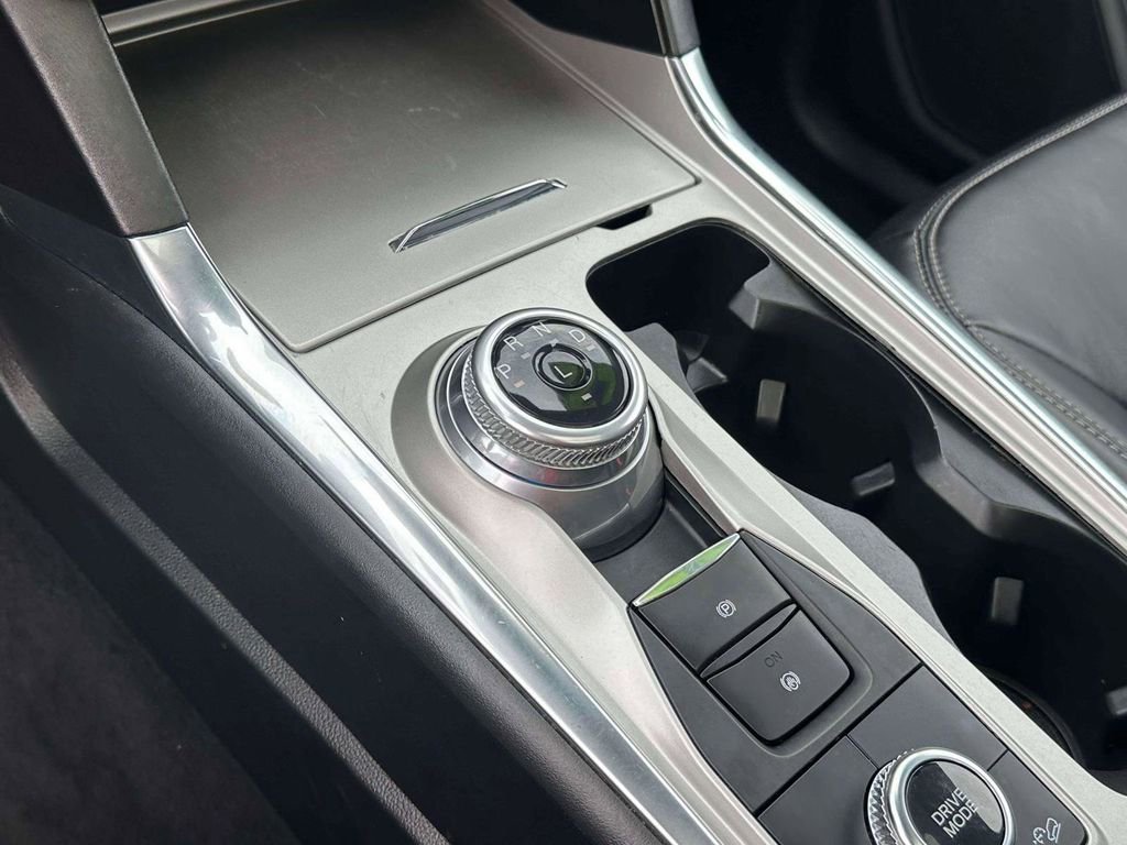 Used 2022 Ford Explorer XLT w/ Equipment Group 202A image 32