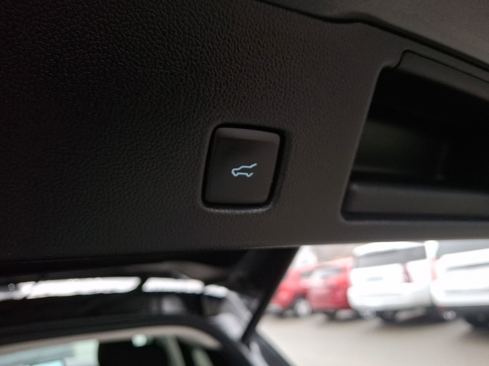 Used 2022 Ford Escape SE w/ SE Sport Appearance Package image 30