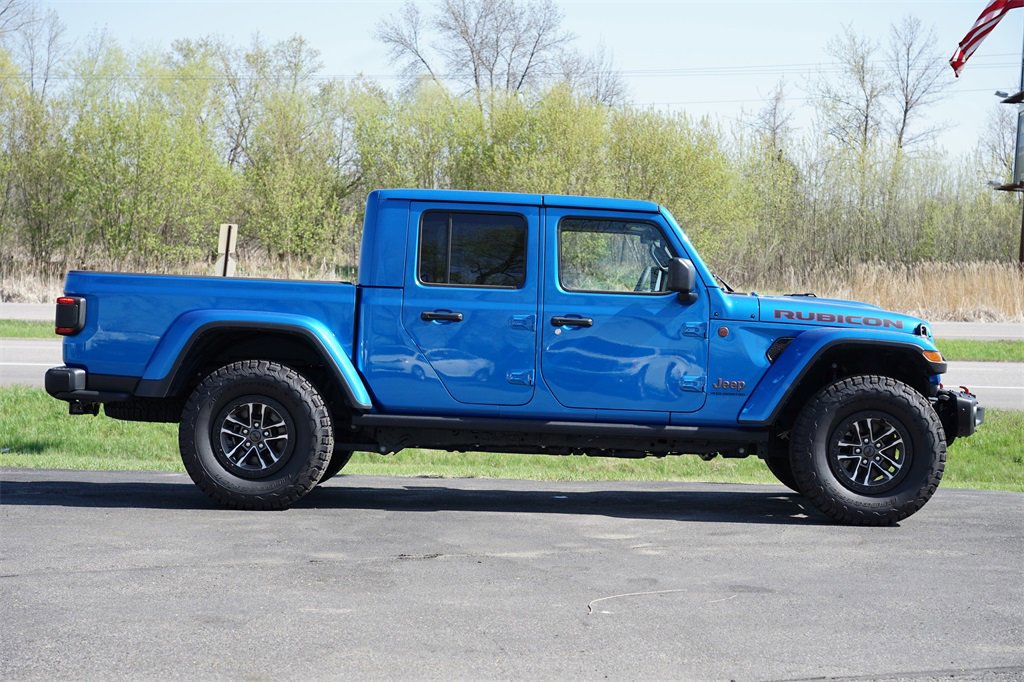 Used 2024 Jeep Gladiator Rubicon image 2