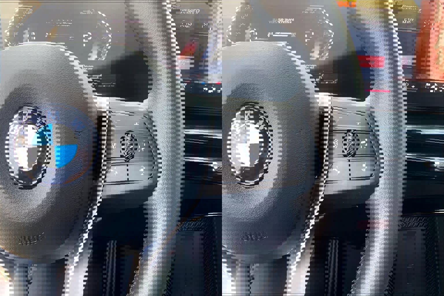 Used 2025 BMW X2 xDrive28i AWD/4WD image 22