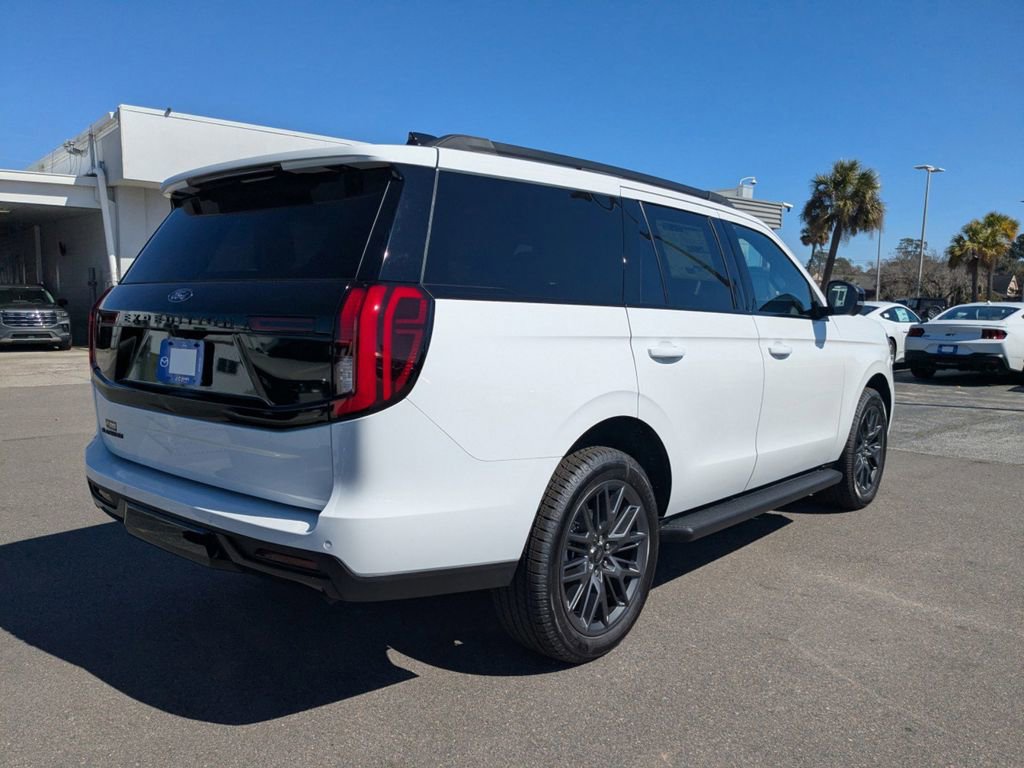New 2026 Ford Expedition Platinum w/ Stealth Appearance Package AWD/4WD image 4