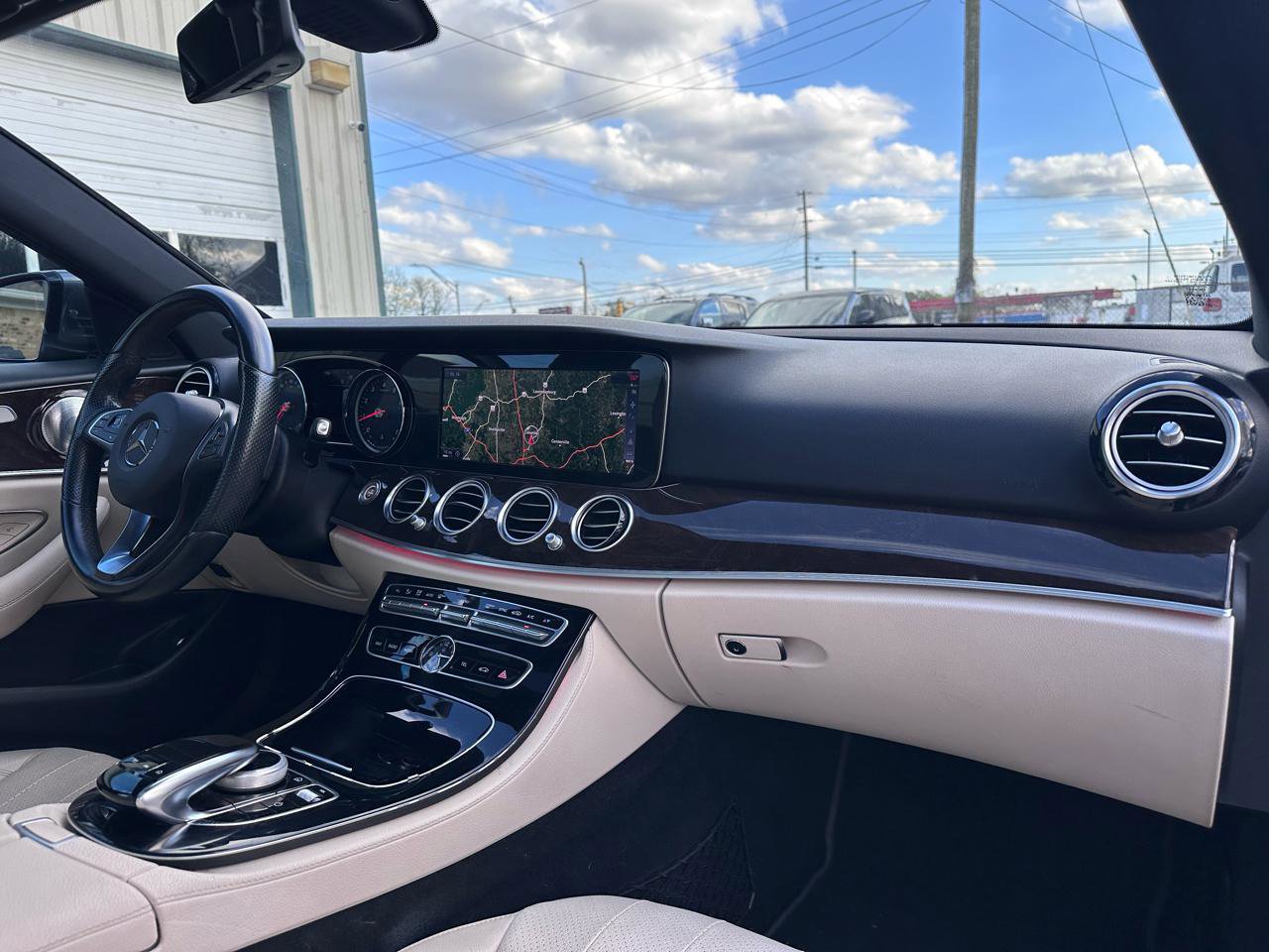 Used 2017 Mercedes-Benz E 300 image 26