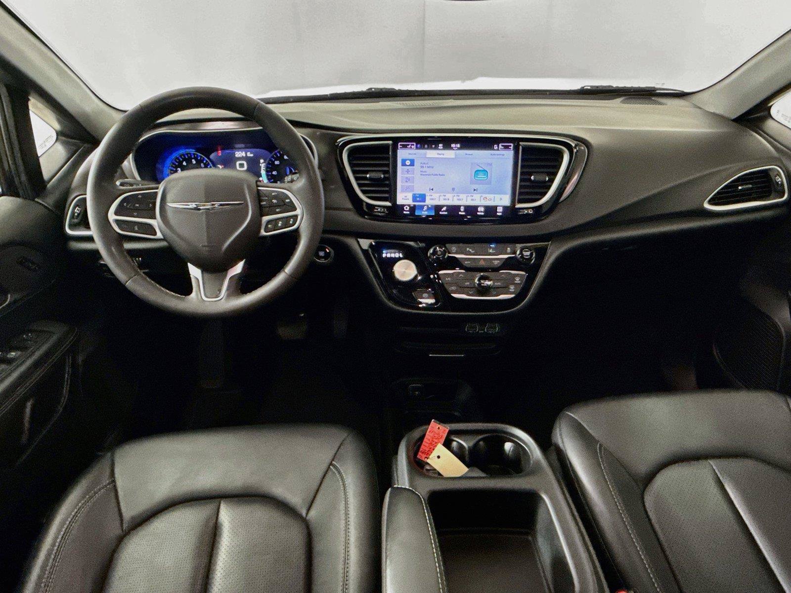 Used 2025 Chrysler Pacifica Select FWD image 30