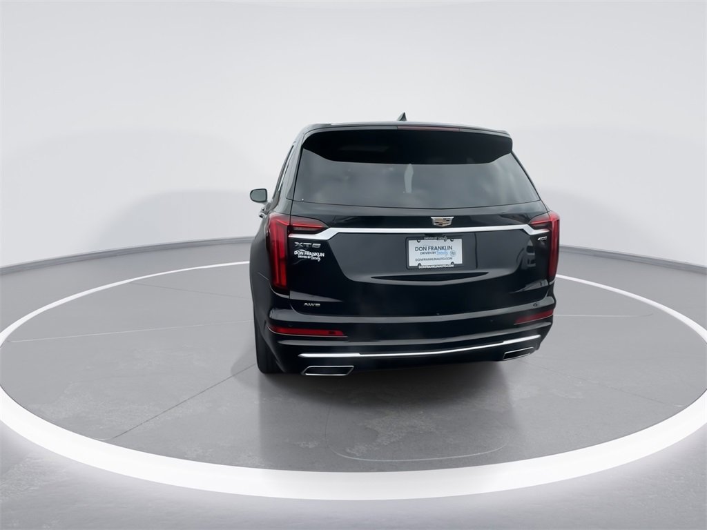 Used 2023 Cadillac XT6 Premium Luxury image 7